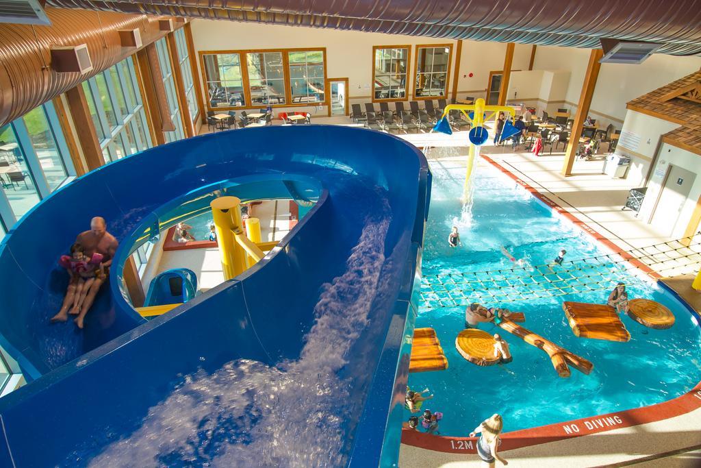 Elkhorn Resort, Spa, And Conference Centre Wasagaming Bagian luar foto