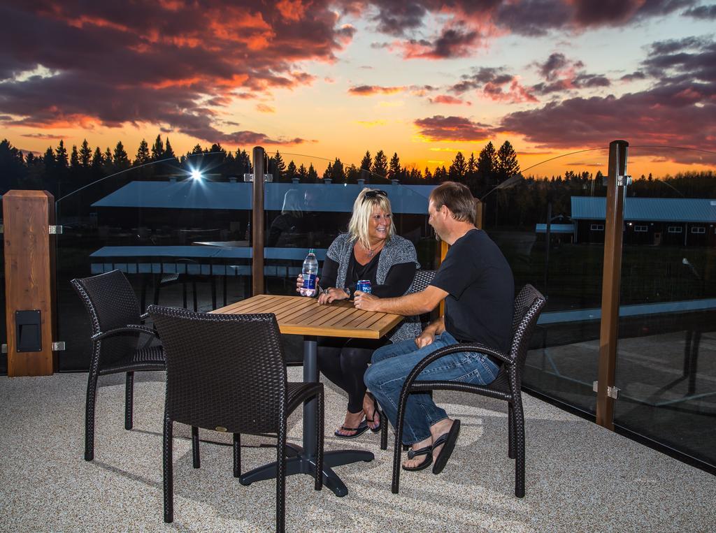 Elkhorn Resort, Spa, And Conference Centre Wasagaming Bagian luar foto