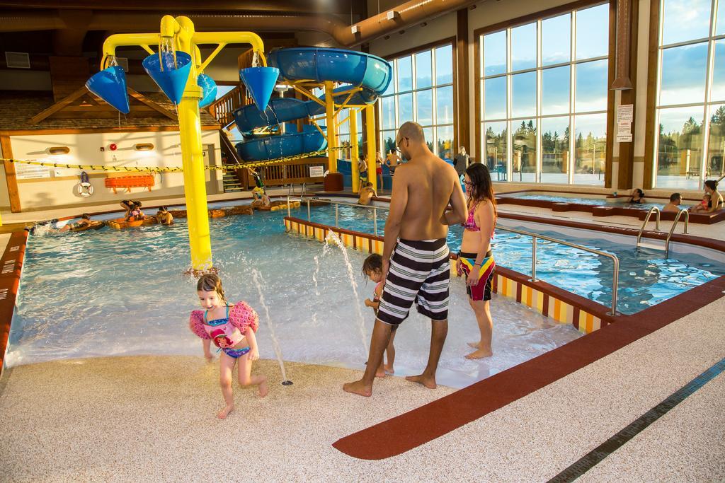 Elkhorn Resort, Spa, And Conference Centre Wasagaming Bagian luar foto