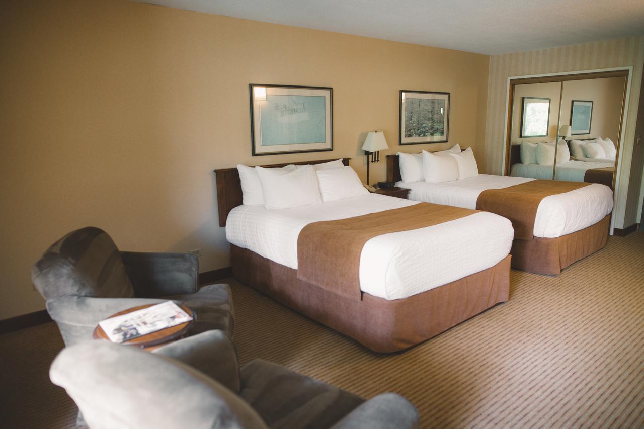 Elkhorn Resort, Spa, And Conference Centre Wasagaming Bagian luar foto