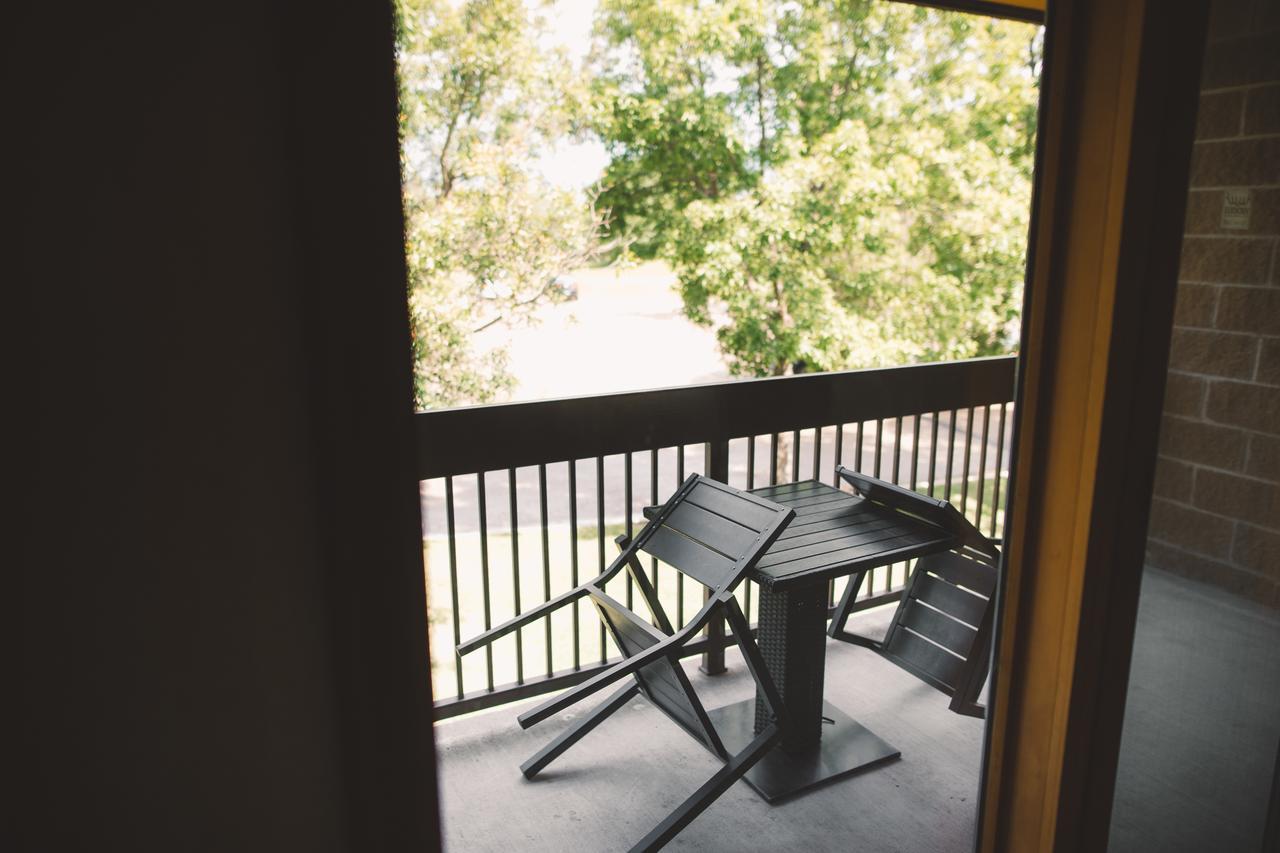 Elkhorn Resort, Spa, And Conference Centre Wasagaming Bagian luar foto