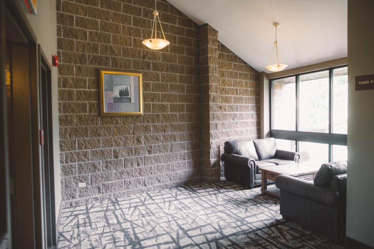 Elkhorn Resort, Spa, And Conference Centre Wasagaming Bagian luar foto