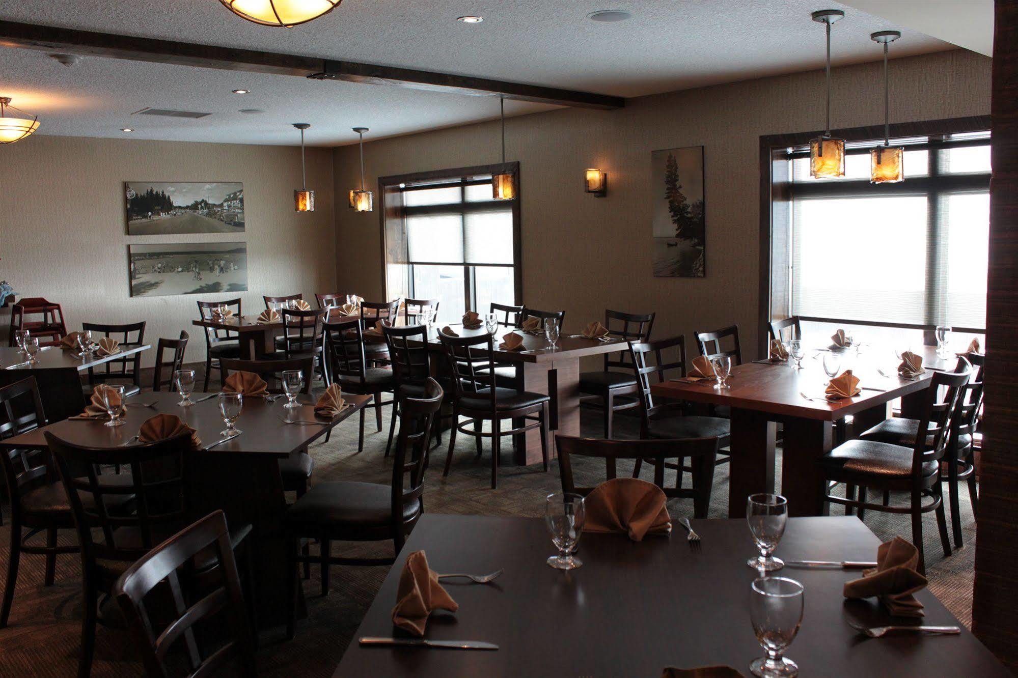 Elkhorn Resort, Spa, And Conference Centre Wasagaming Bagian luar foto