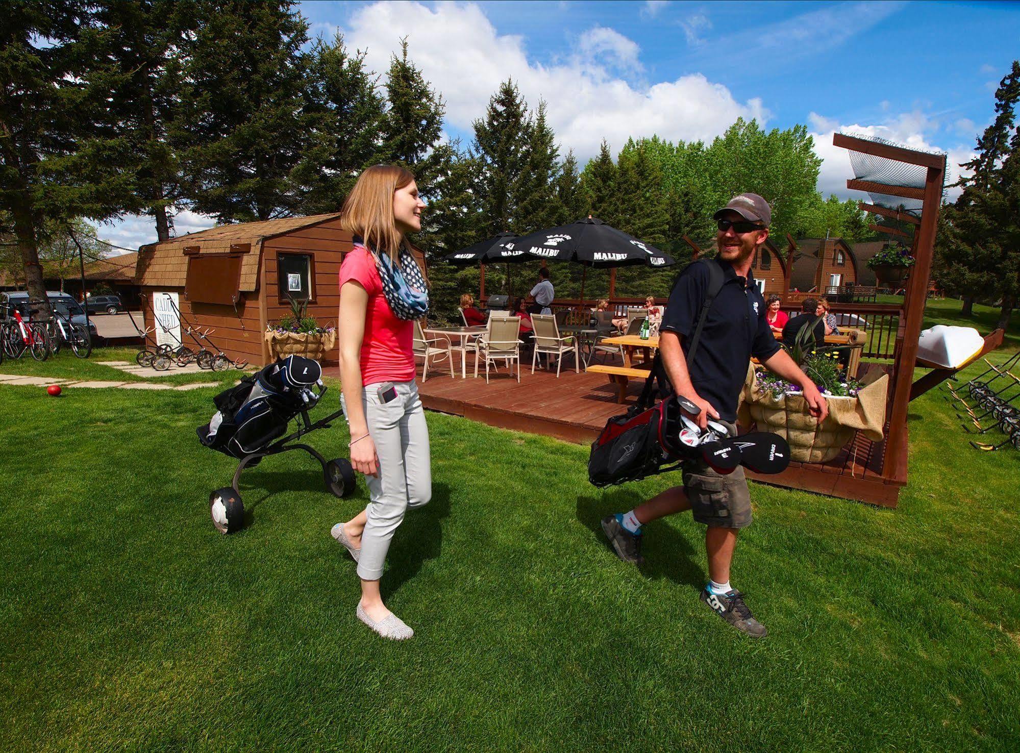 Elkhorn Resort, Spa, And Conference Centre Wasagaming Bagian luar foto