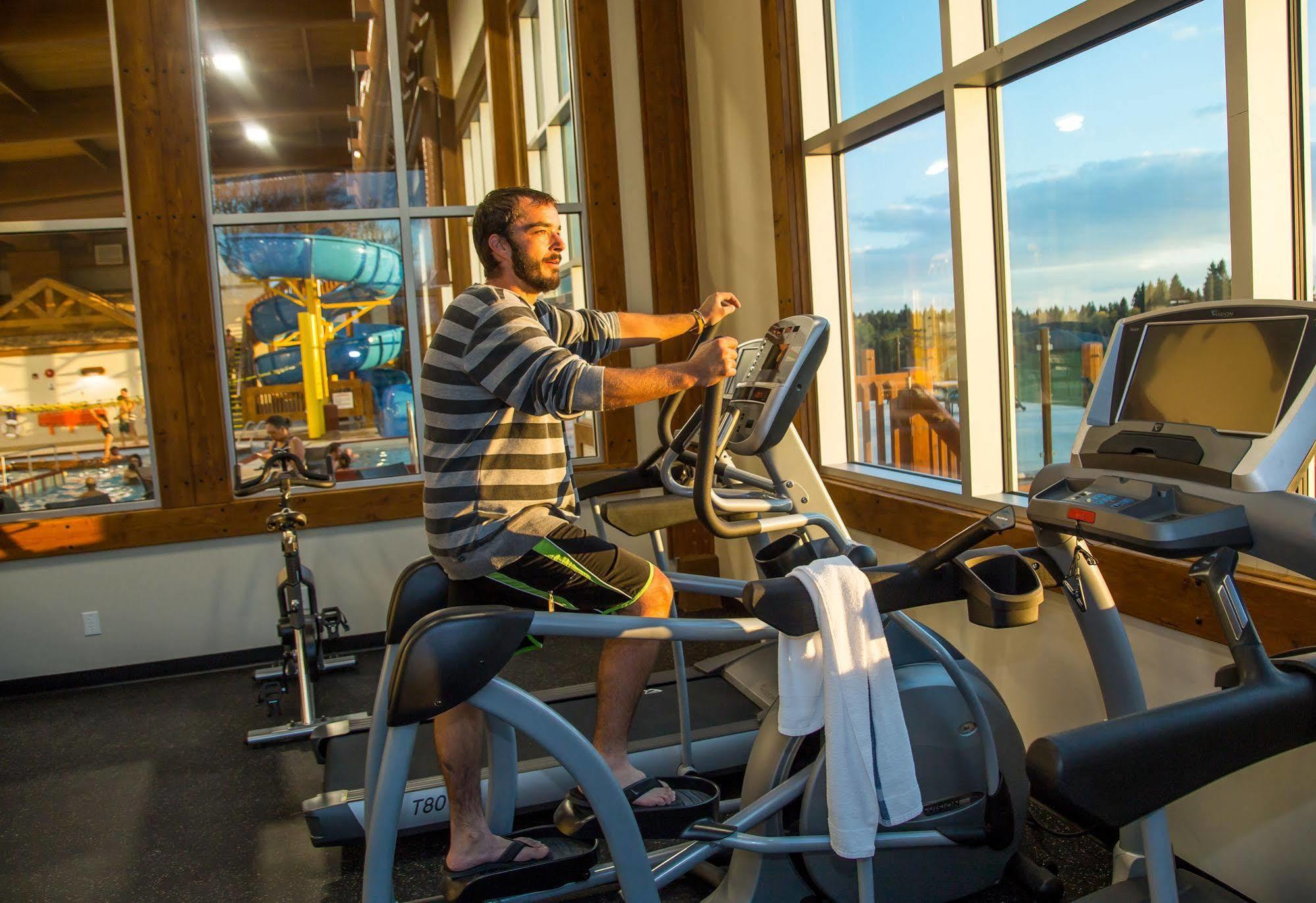 Elkhorn Resort, Spa, And Conference Centre Wasagaming Bagian luar foto
